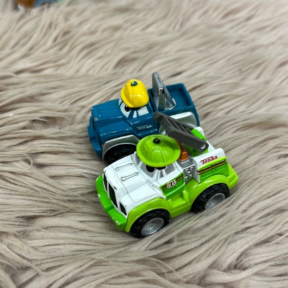 Tonka trucks - Picture 1 of 2